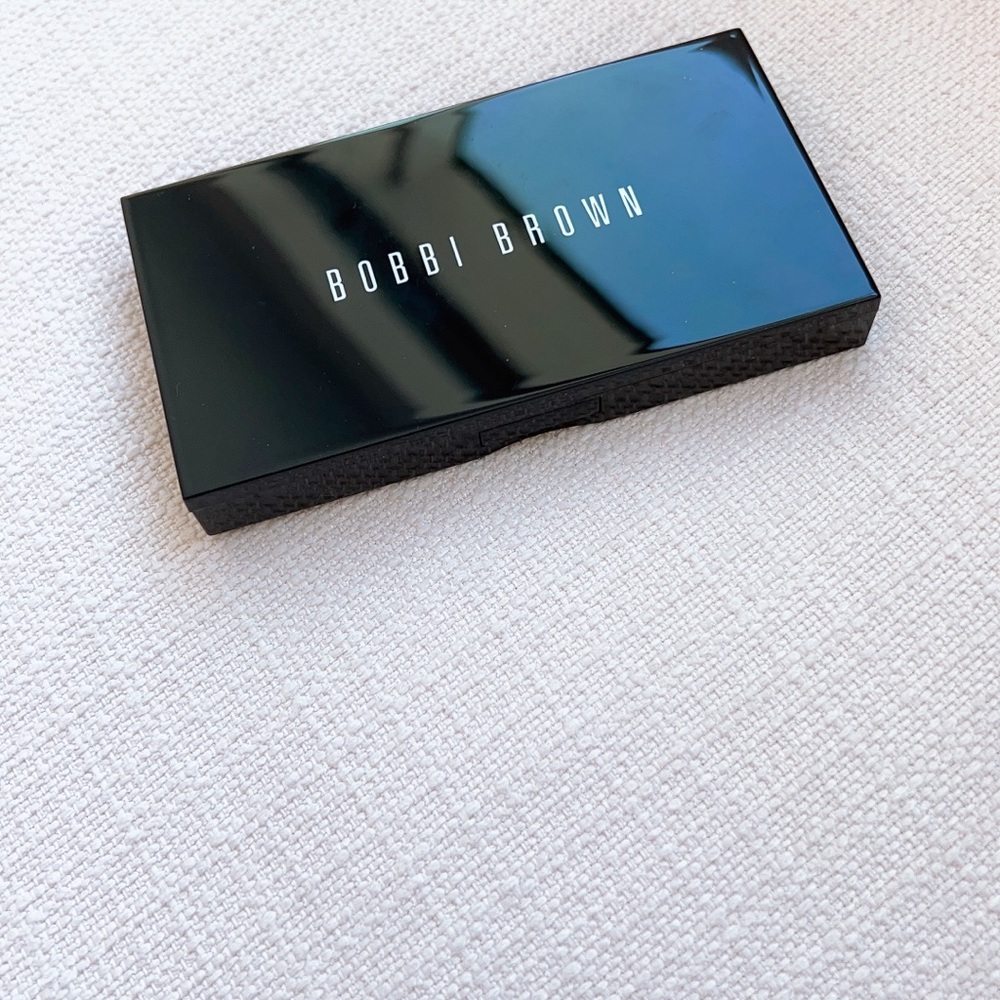 Bobbi Brown Skin Weightless Powder Foundation Porcelain- Like New